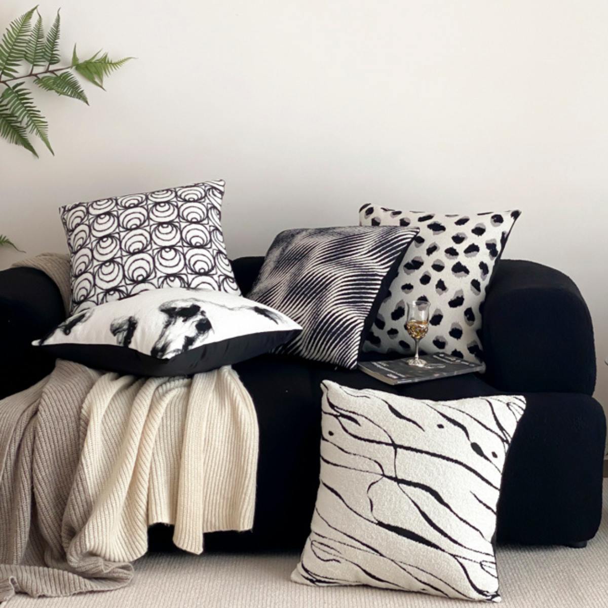 Motonio Cushion Cover