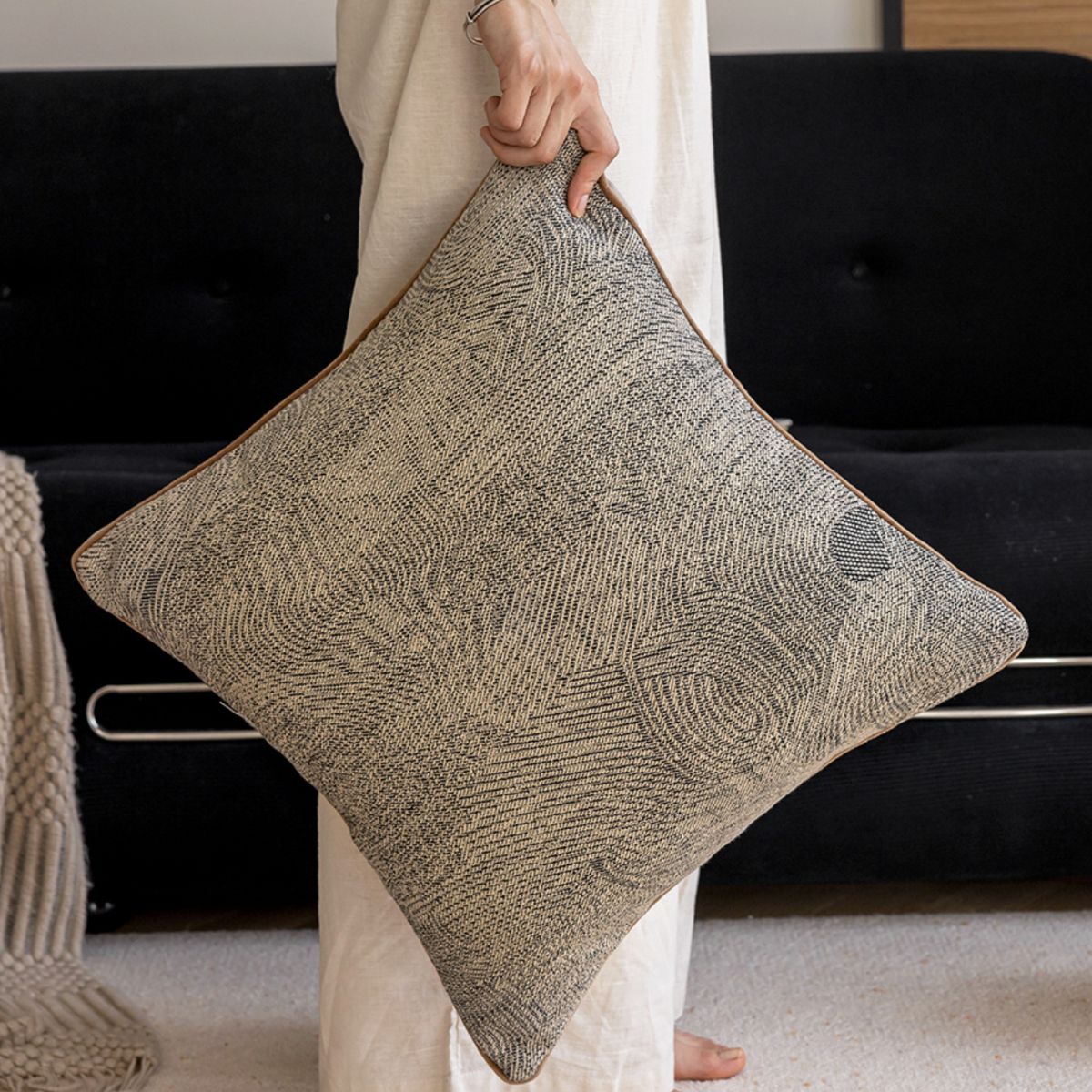 Gelanio Cushion Cover B