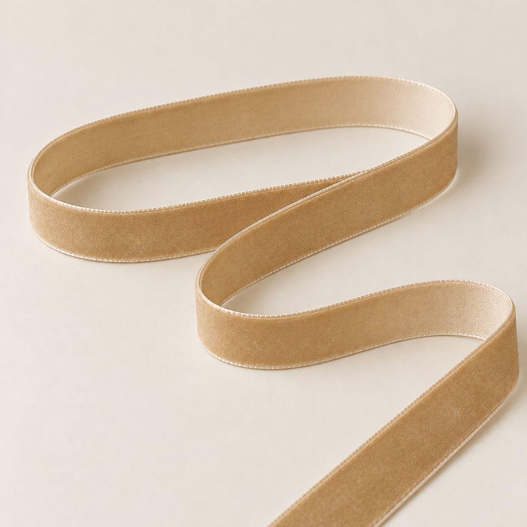 Champagne beige Christmas ribbon, 2cm wide and 4.6m long, for tree decorations, festive bows, wreaths and gift wrapping.