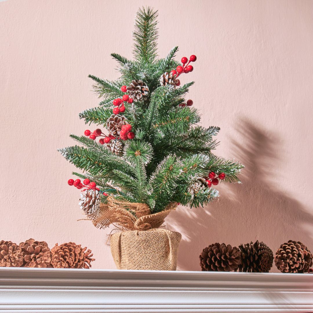 Una Table Top Christmas Tree B