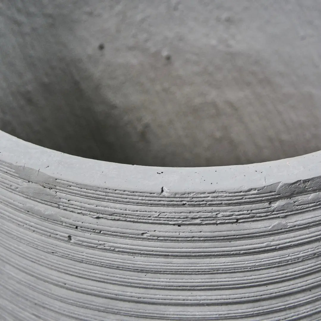 Pylota Concrete Flower Pot - M-Speckled Space