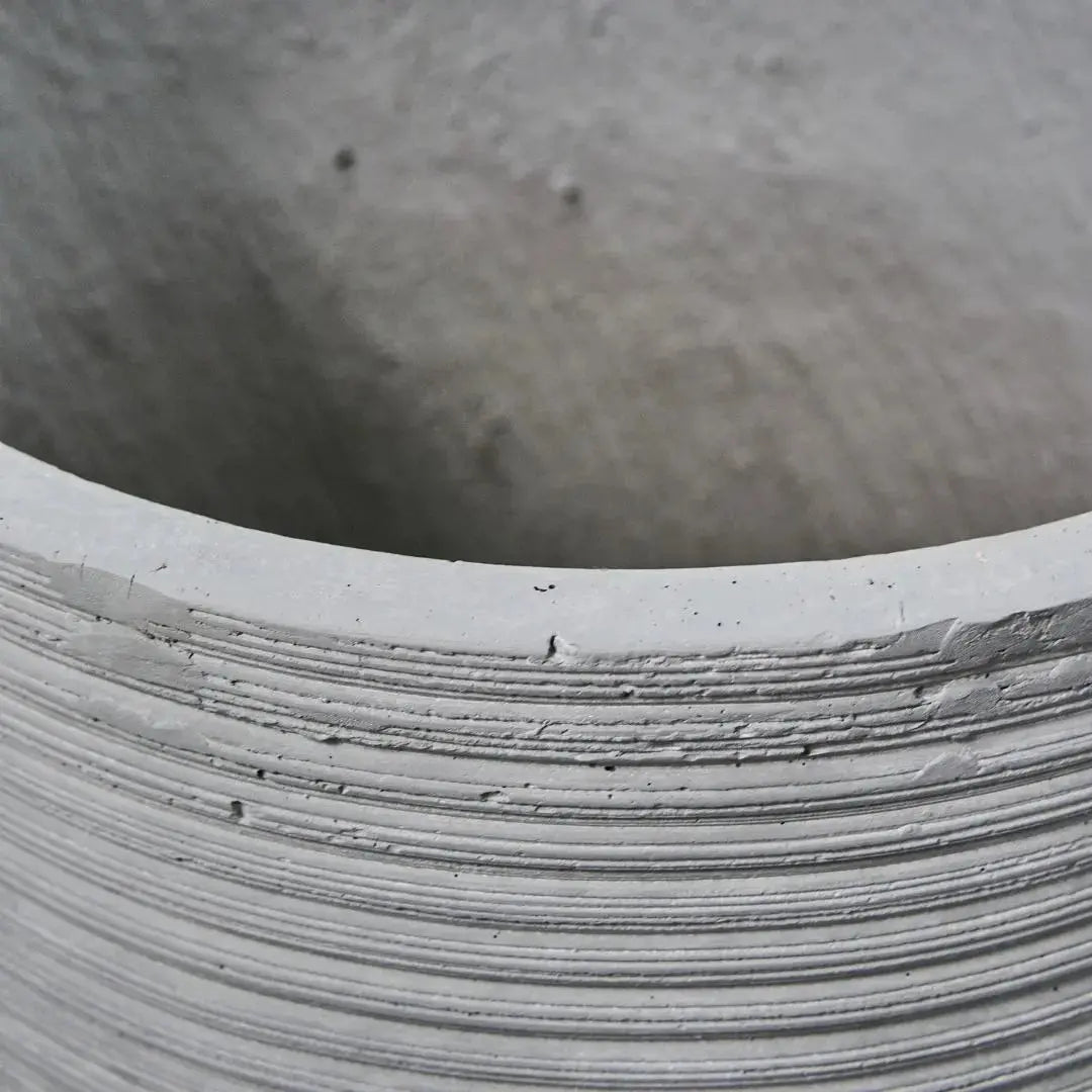 Pylota Concrete Flower Pot - M-Speckled Space