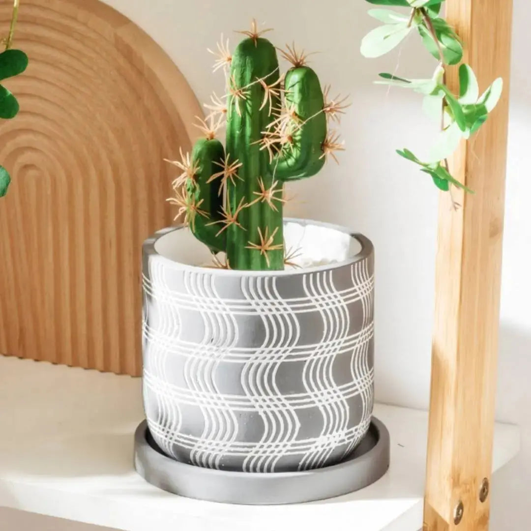 Raven Concrete Flower Pot-Speckled Space