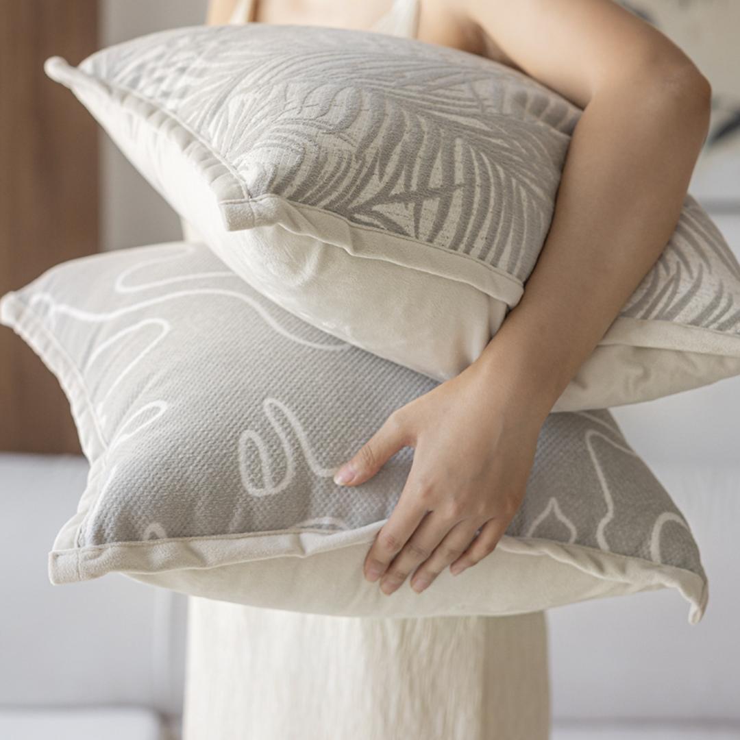 Thirle Cushion Cover