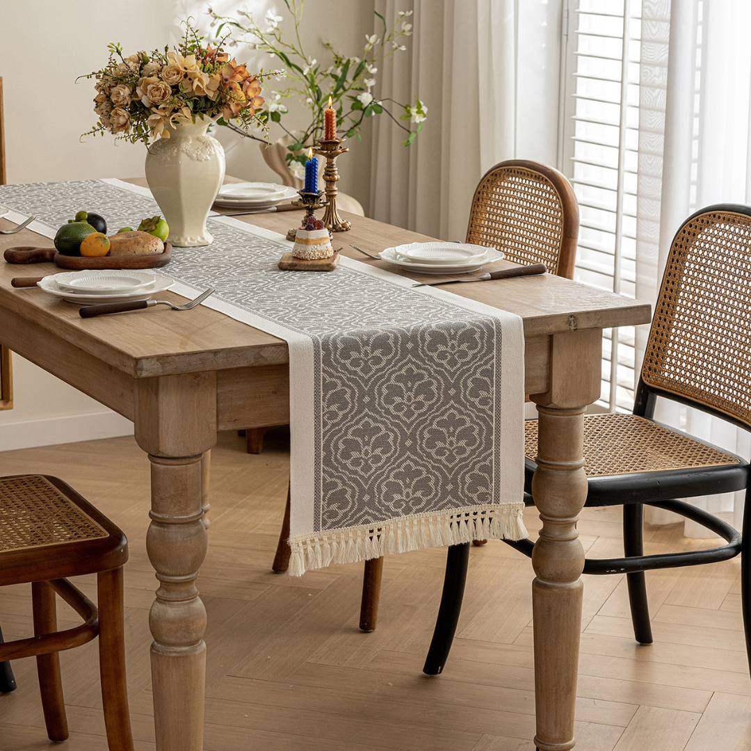 Lenvo Water Resistant Table Runner