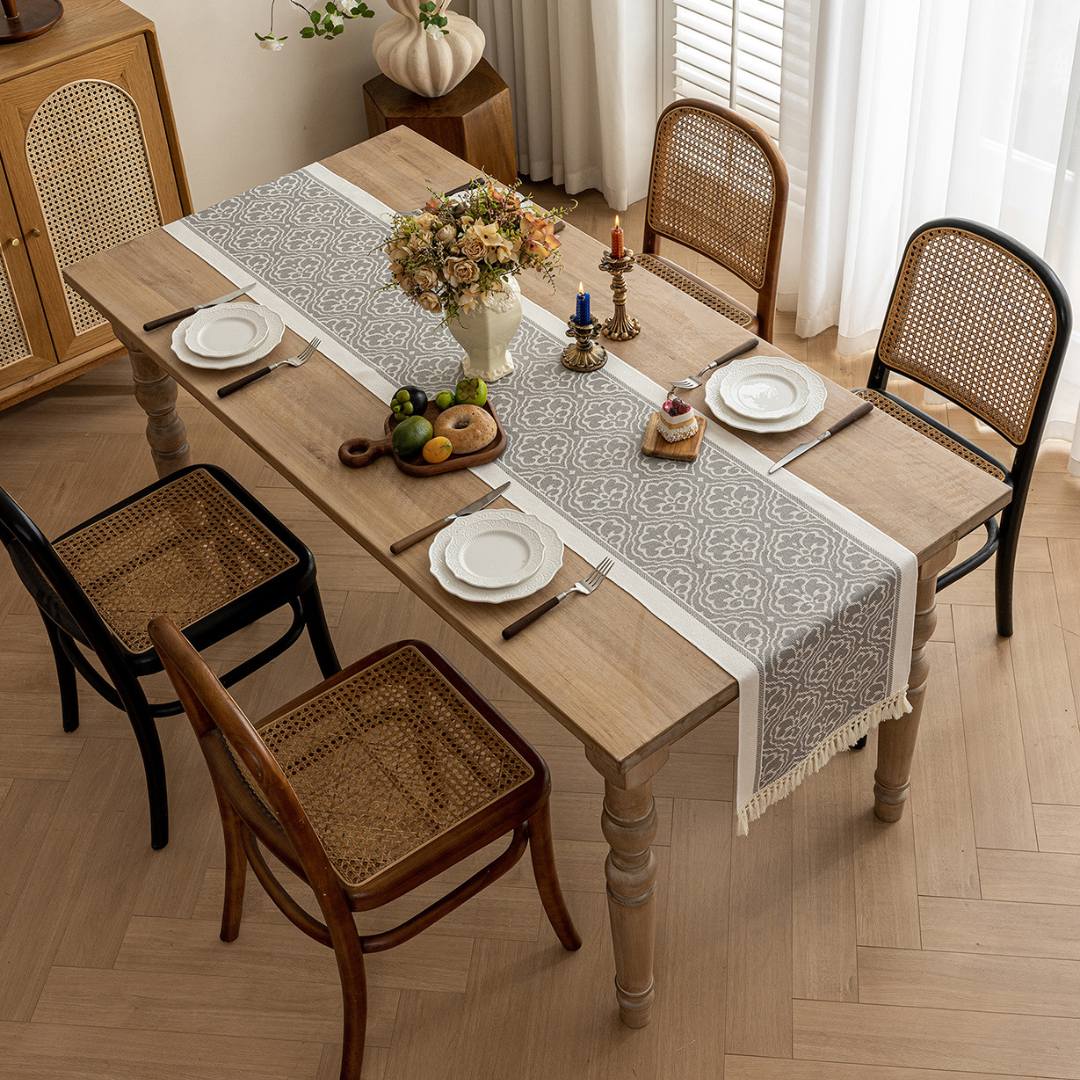 Lenvo Water Resistant Table Runner