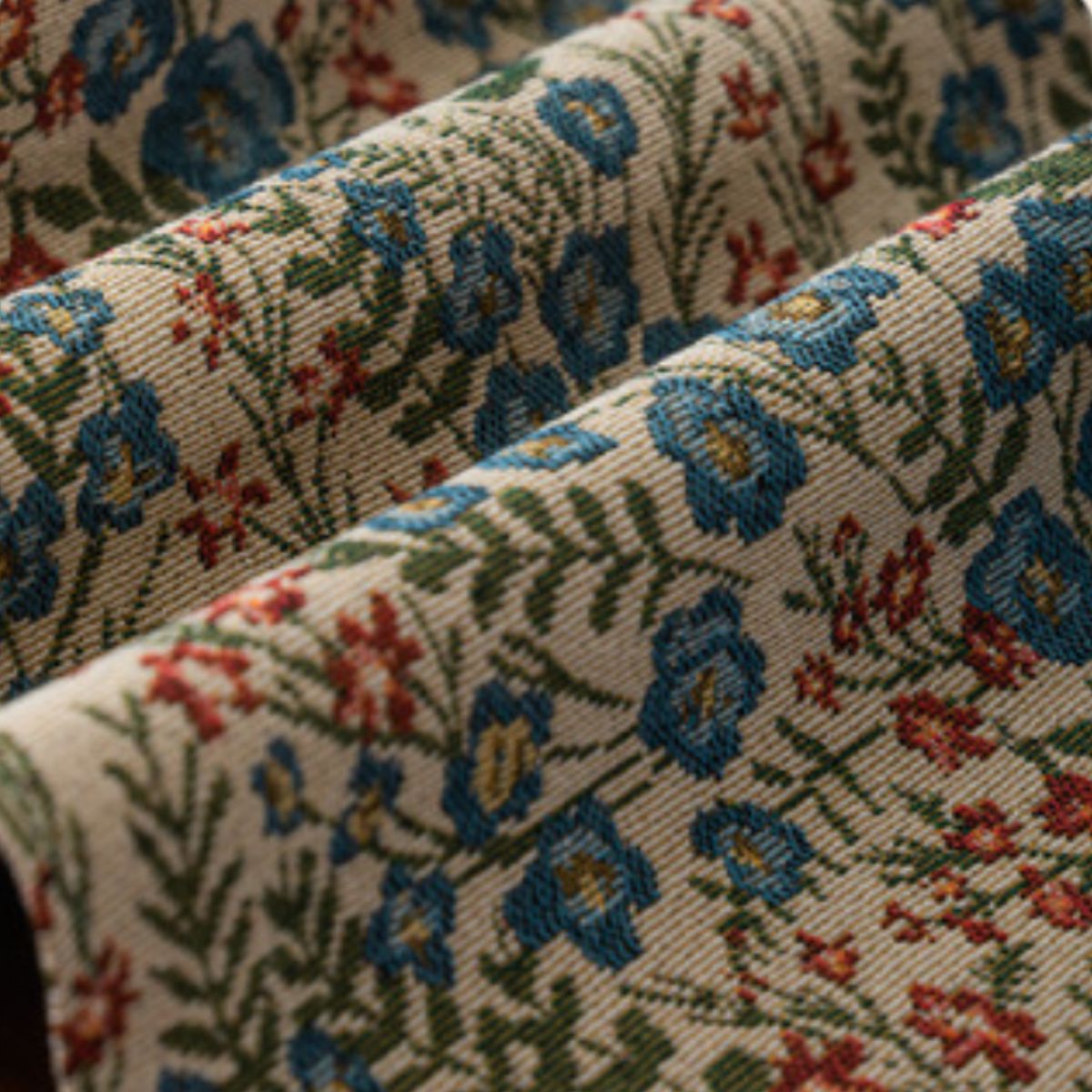 Flytn Floral Table Runner