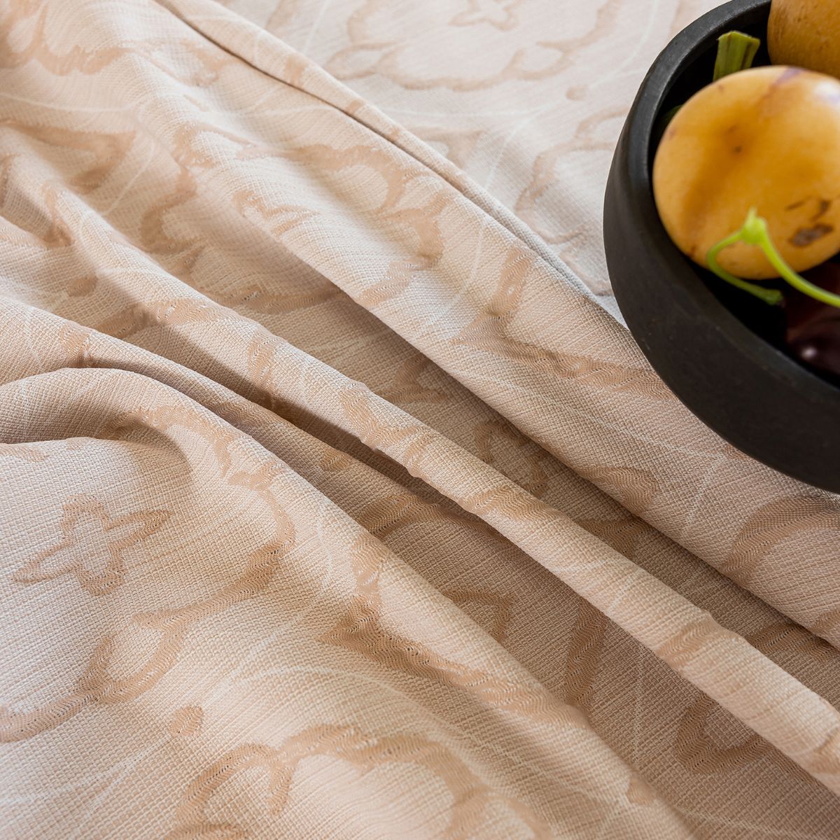 Everly Beige Table Cloth