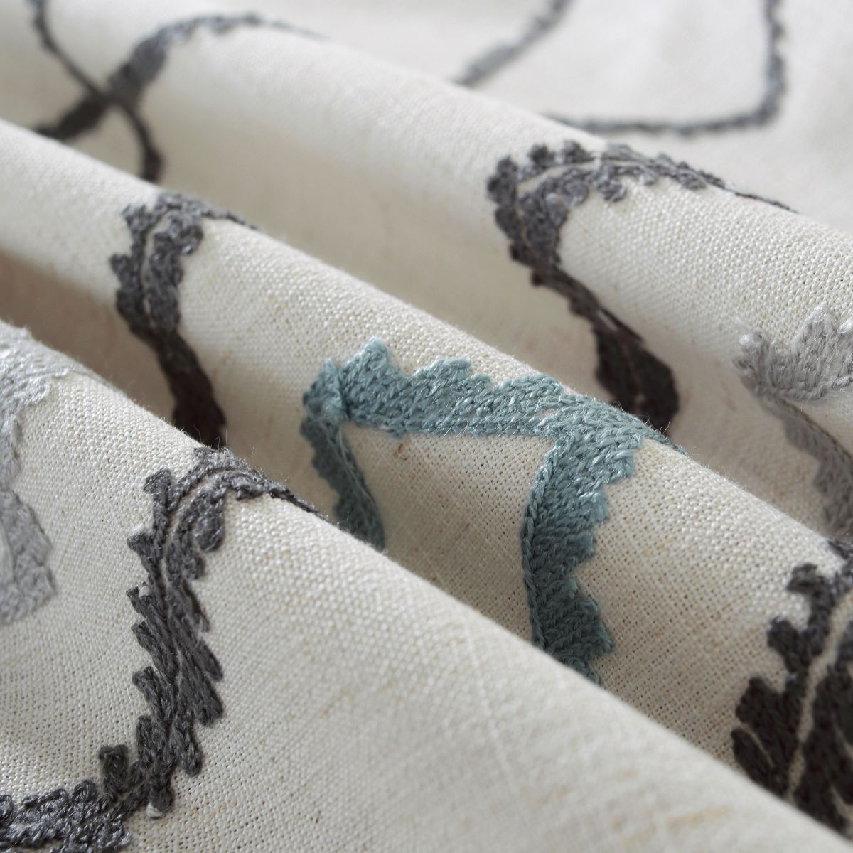 Lyla Grey Table Cloth