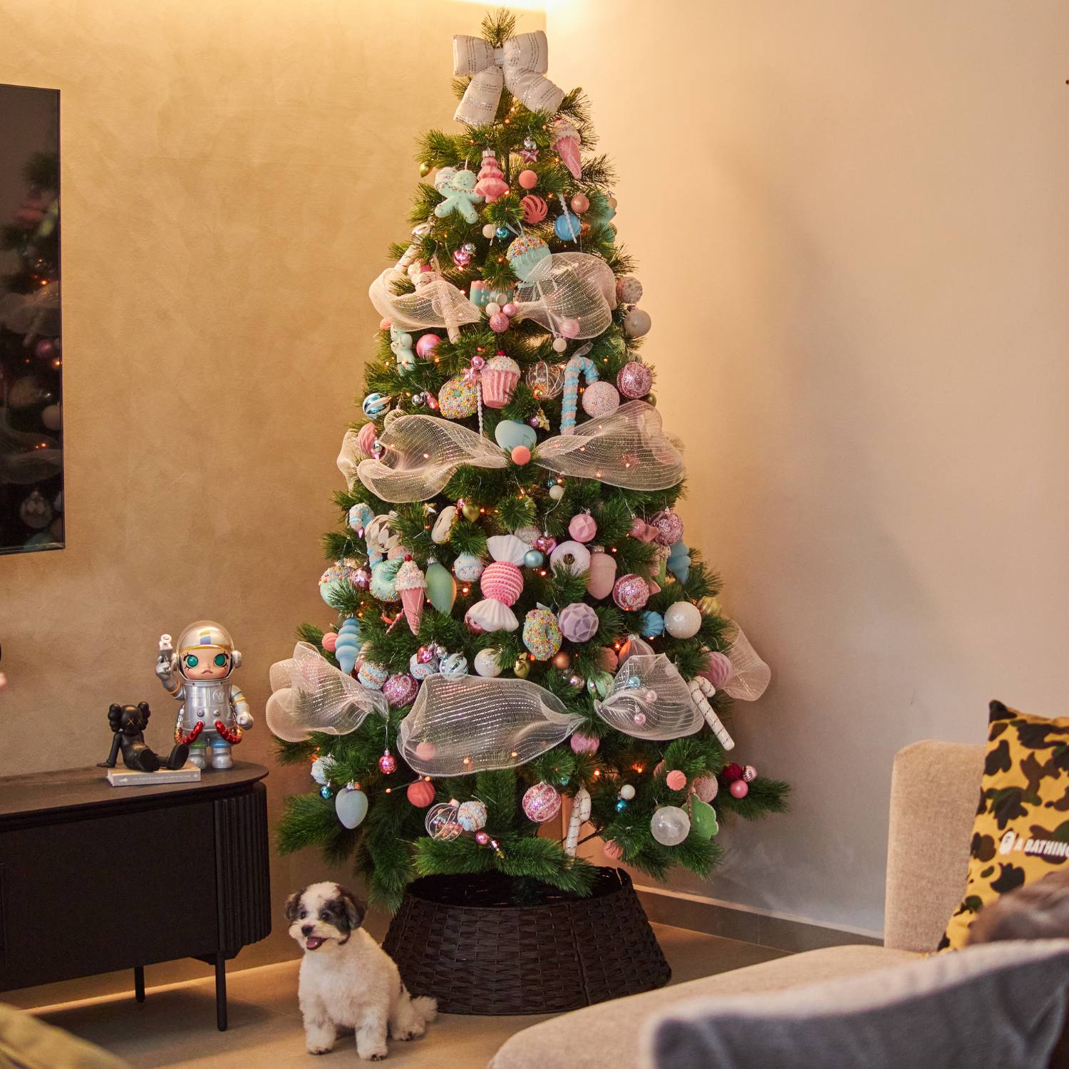 Home_Christmas-Speckled Space