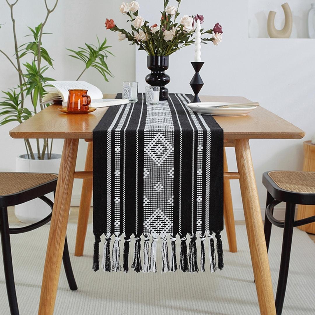 Perro Table Runner