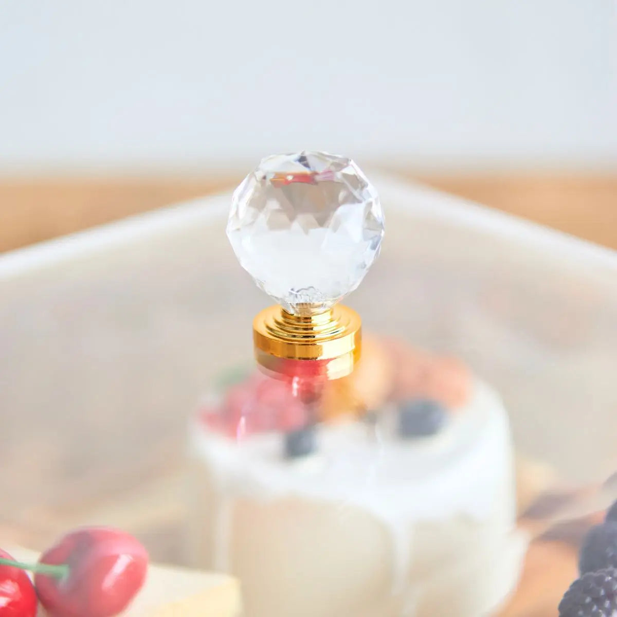 Hampton Dessert Holder with Acrylic Lid Speckled Space